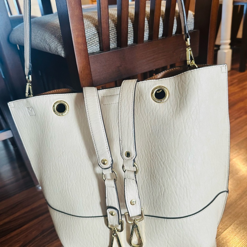 Elegant Calvin Klein, leather Cream Tote Bag